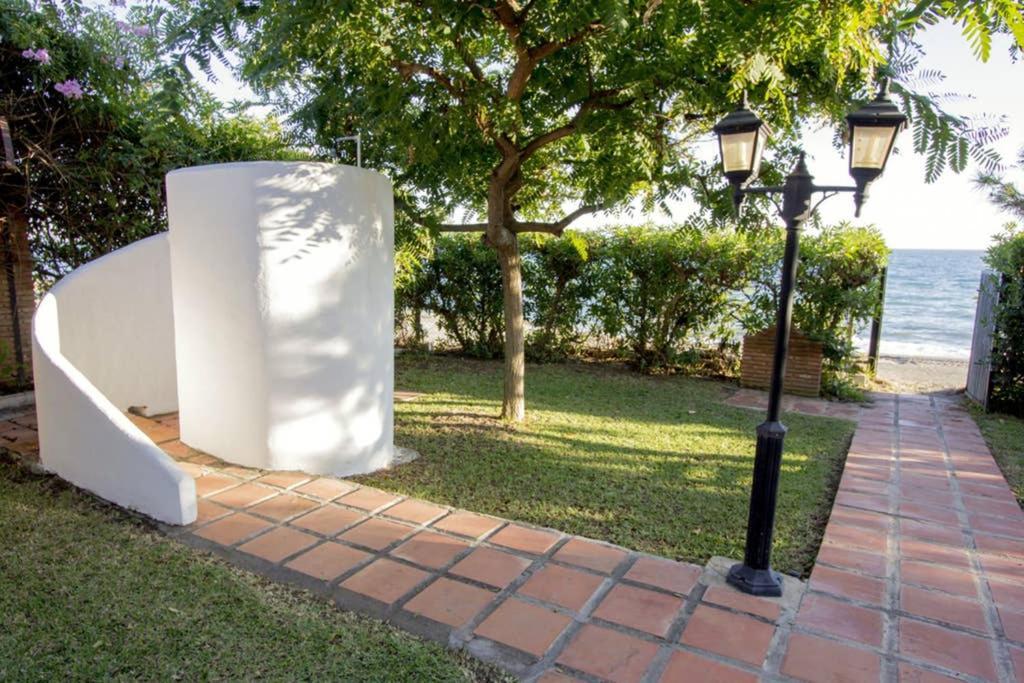 Villa Alboran Beachfront 9Pax トレ・デ・ベナガルボン エクステリア 写真